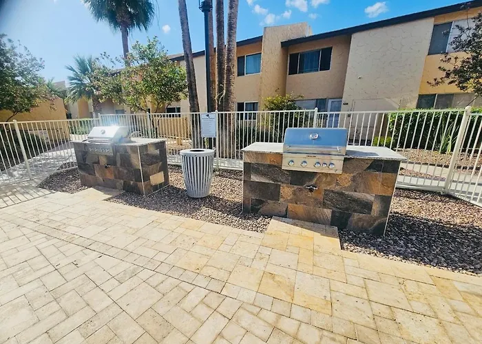 Your Paradise With Pool, Tennis, Gym And Hot Tub *